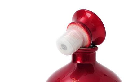 景德鎮(zhèn)中國紅牡丹泡酒瓶 傳統(tǒng)工藝與收藏價值的完美融合